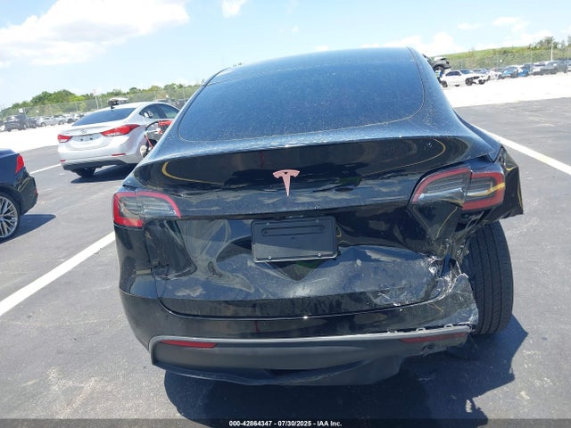 Tesla 2025 2025 7SAYGDED5SA379499 Image 16