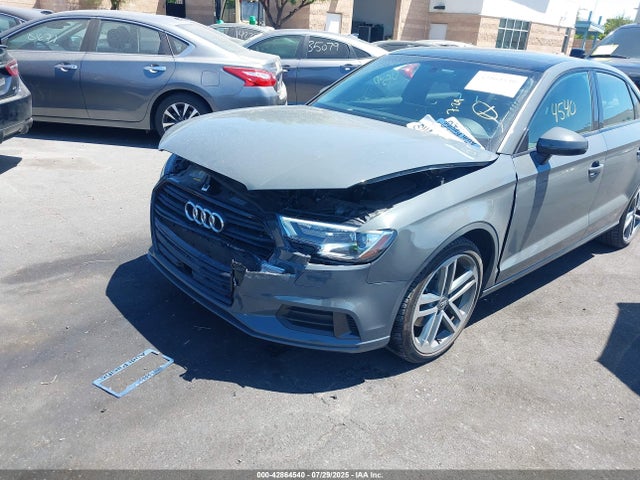 WAUAUGFFXLA099760 Audi A3