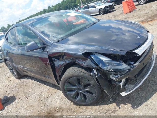 2024 TESLA MODEL Y 7SAYGDED2RA310411 Photo 0