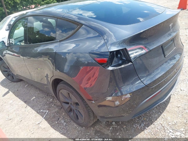 2024 TESLA MODEL Y 7SAYGDED2RA310411 Photo 2