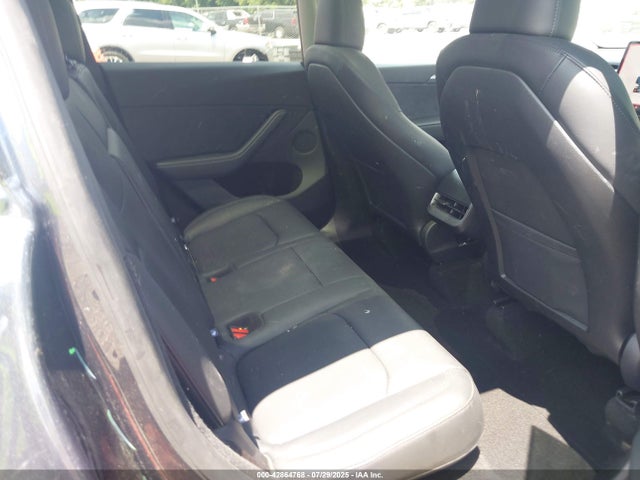 2024 TESLA MODEL Y 7SAYGDED2RA310411 Photo 7