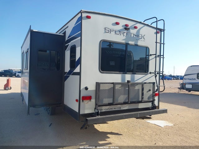 4EZT13123L8044882 Venture 2020