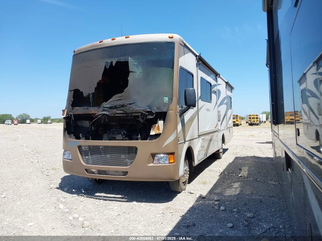 Winnebago 2013 2013 1F65F5DY0D0A13874 Image 2