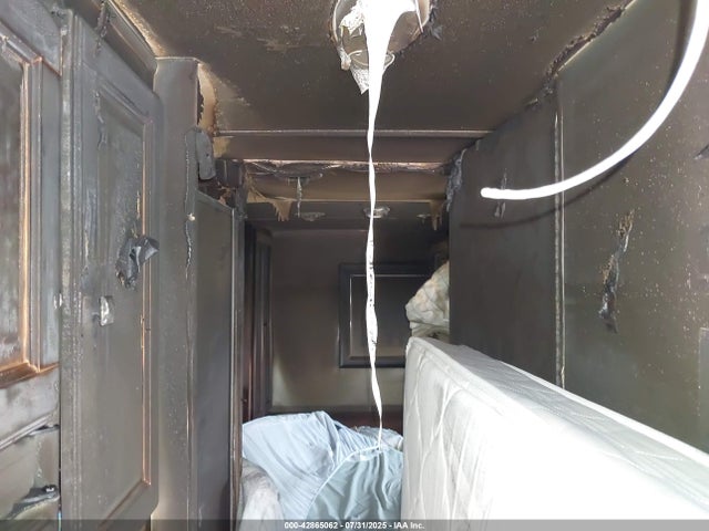 Winnebago 2013 2013 1F65F5DY0D0A13874 Image 13