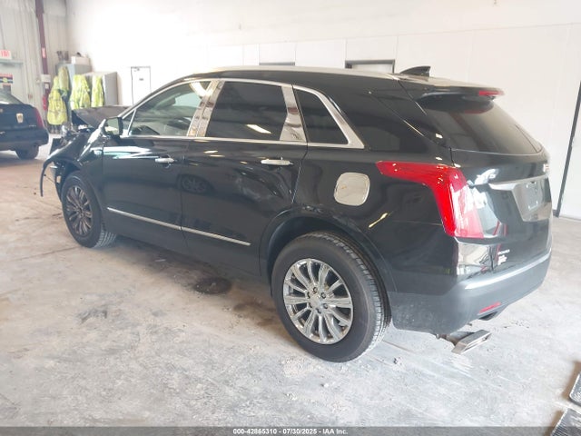 2018 CADILLAC XT5 1GYKNDRS4JZ119036 Photo 2