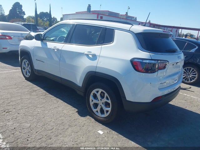 Jeep Compass 2024 3C4NJDBN9RT140731 Image 3
