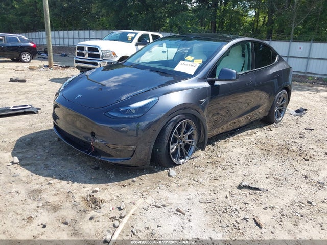 2025 TESLA MODEL Y 7SAYGAEE1SF232008 Photo 1