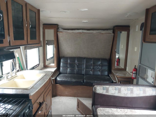 Forest River Wildwood Towables 2017 4X4TWDV20H7354403 Image 8