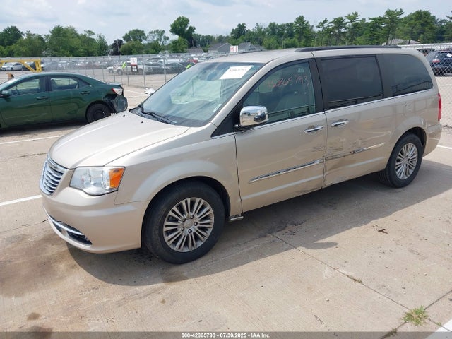 Chrysler 2014 2014 2C4RC1CGXER116008 Image 2