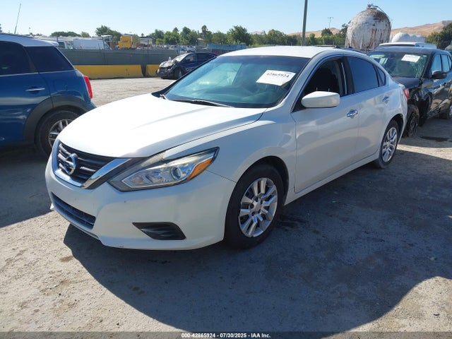 1N4AL3AP3GC140860 Nissan 2016