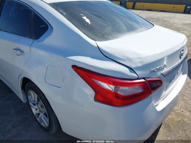 1N4AL3AP3GC140860 Nissan 2016