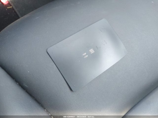 2021 TESLA MODEL Y 5YJYGDEE2MF070746 Photo 10