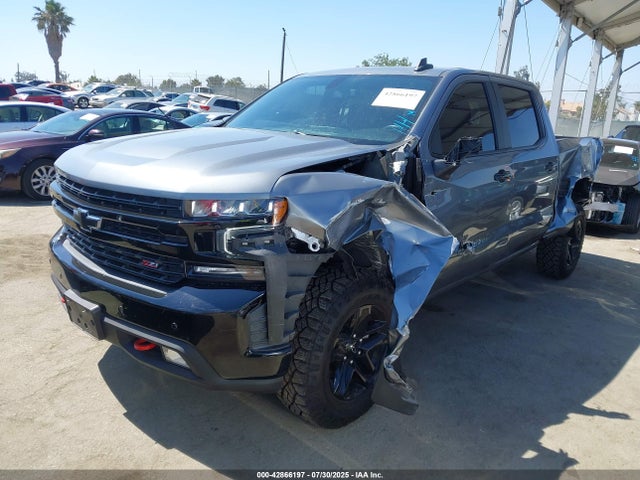 Chevrolet l84 2022 3GCPYFED4NG135751 Image 2