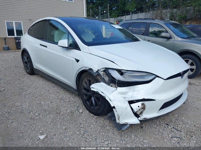 42866254 :رقم المزاد ، 7SAXCBE67NF340661 vin ، 2022 Tesla Model X Plaid Tri Motor All-wheel Drive مزاد بيع