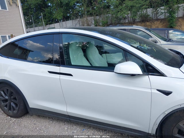 42866254 :رقم المزاد ، 7SAXCBE67NF340661 vin ، 2022 Tesla Model X Plaid Tri Motor All-wheel Drive مزاد بيع