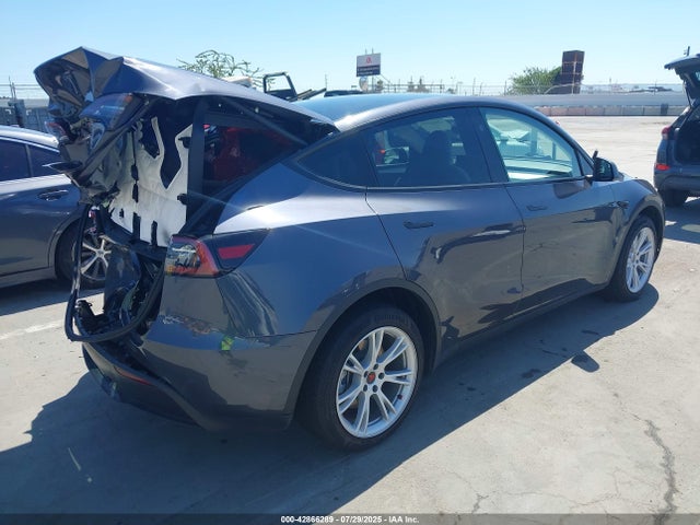 2023 TESLA MODEL Y 7SAYGDEE2PF902125 Photo 3