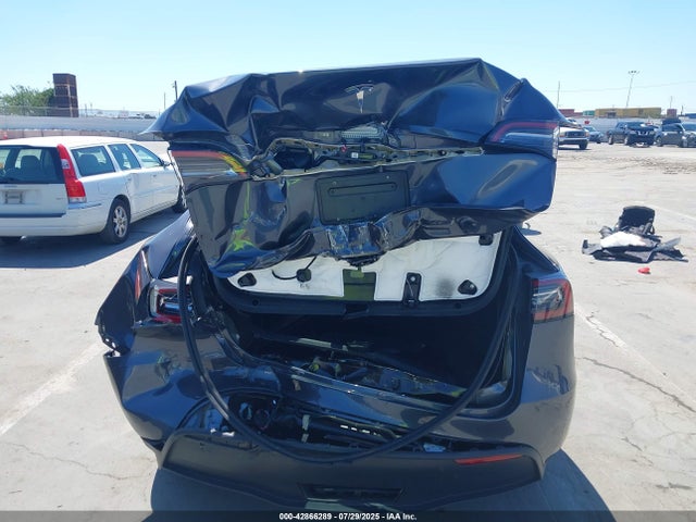 2023 TESLA MODEL Y 7SAYGDEE2PF902125 Photo 5