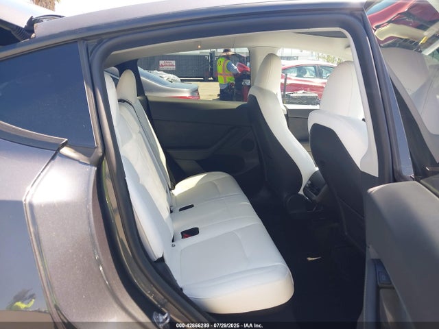 2023 TESLA MODEL Y 7SAYGDEE2PF902125 Photo 7
