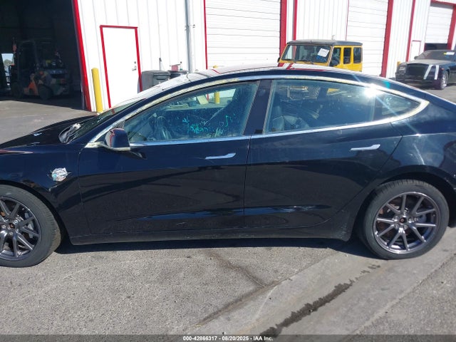 2018 Tesla Model 3 Long Range/performance მანქანა იყიდება აუქციონზე, vin: 5YJ3E1EB5JF127862, აუქციონის ნომერი: 42866317