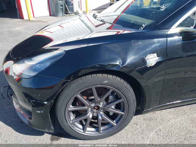 2018 Tesla Model 3 Long Range/performance მანქანა იყიდება აუქციონზე, vin: 5YJ3E1EB5JF127862, აუქციონის ნომერი: 42866317