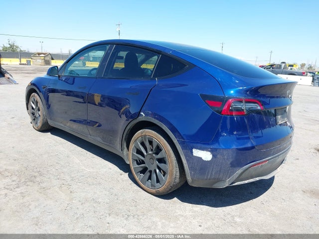 Tesla Model Y 2021 5YJYGDEE0MF190366 Image 3