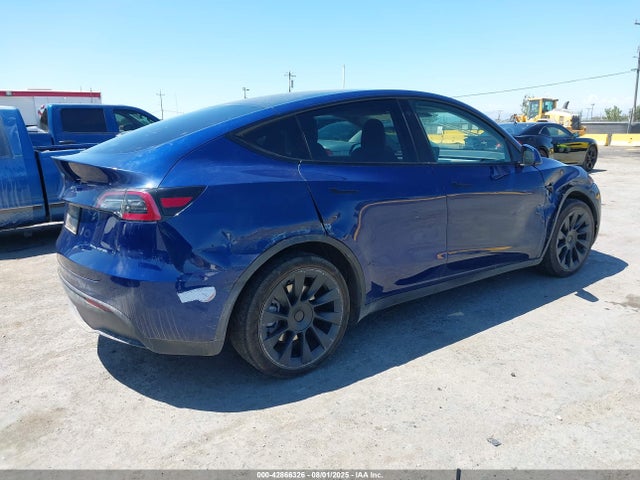Tesla Model Y 2021 5YJYGDEE0MF190366 Image 4