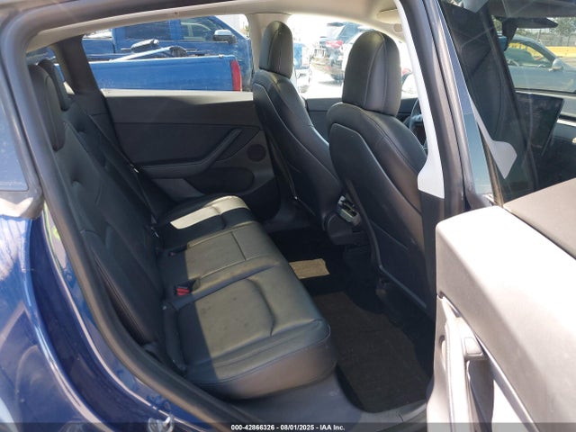 Tesla Model Y 2021 5YJYGDEE0MF190366 Image 8