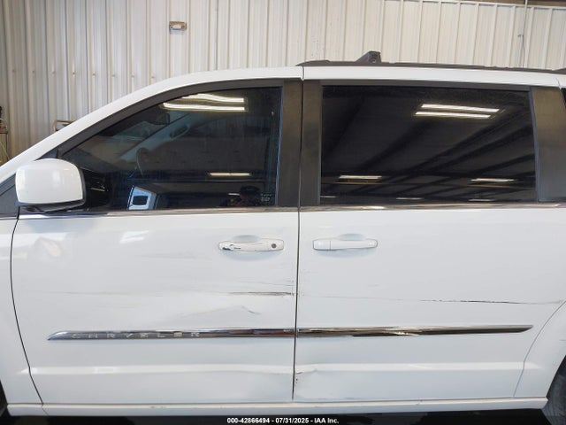 2C4RC1BG7GR187056 Chrysler Town and Country