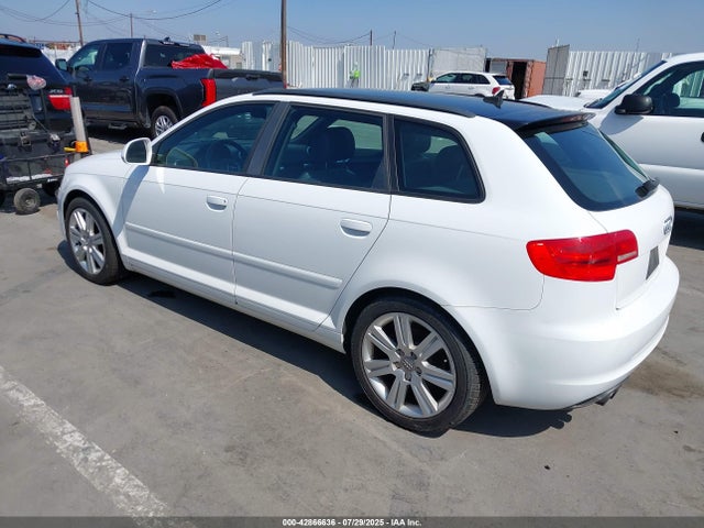 2010 AUDI A3 WAUKEAFM3AA168122 Photo 2