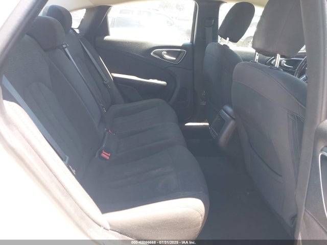 Chrysler 2016 2016 1C3CCCAB6GN127522 Image 8