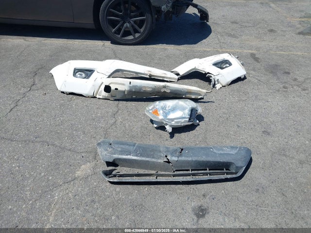 42866949 :رقم المزاد ، 3TMKU4HN6EM040415 vin ، 2014 Toyota Tacoma Prerunner V6 مزاد بيع