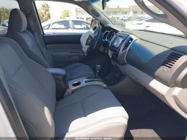 42866949 :رقم المزاد ، 3TMKU4HN6EM040415 vin ، 2014 Toyota Tacoma Prerunner V6 مزاد بيع