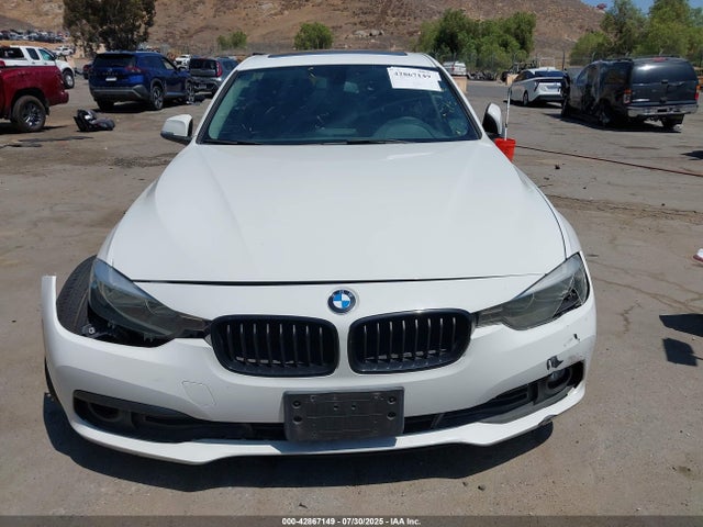 BMW 320i 2016 WBA8E1G58GNT37408 Image 24