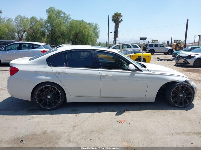 BMW 320i 2016 WBA8E1G58GNT37408 Image 25
