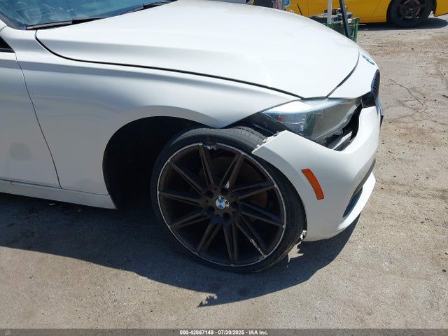 BMW 320i 2016 WBA8E1G58GNT37408 Image 18