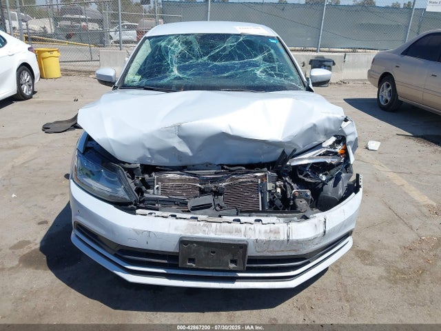 3VW2B7AJXHM233621 Volkswagen 1.4 tsi