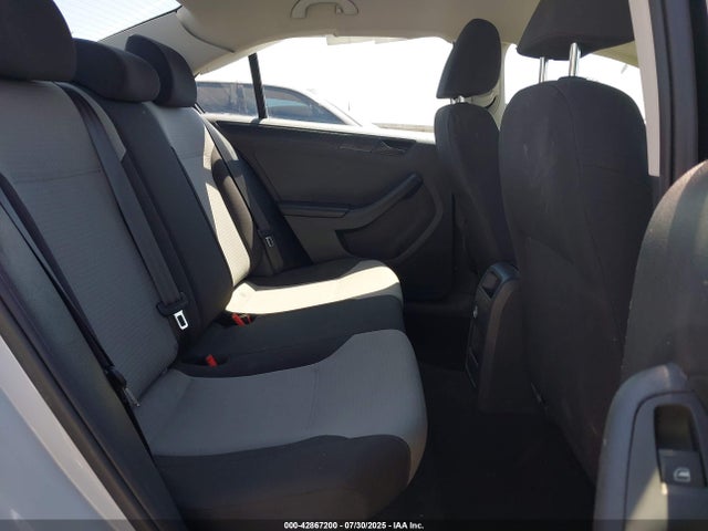 3VW2B7AJXHM233621 Volkswagen 1.4 tsi