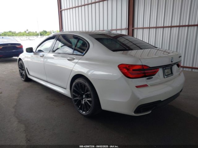 2019 BMW 740I WBA7E2C5XKB217093 Photo 2
