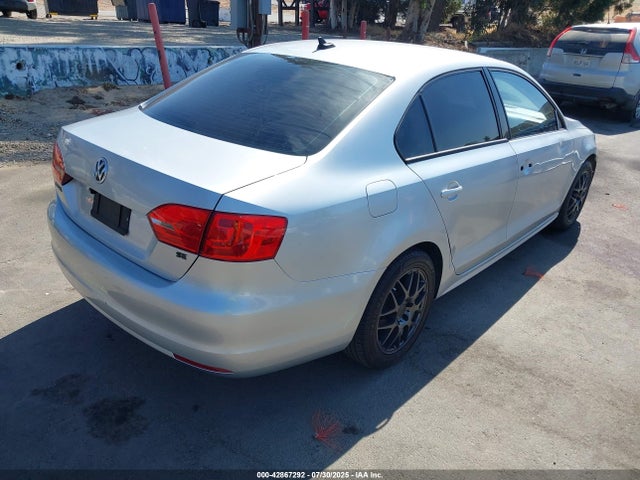 3VWD17AJ6EM239990 Volkswagen 2014