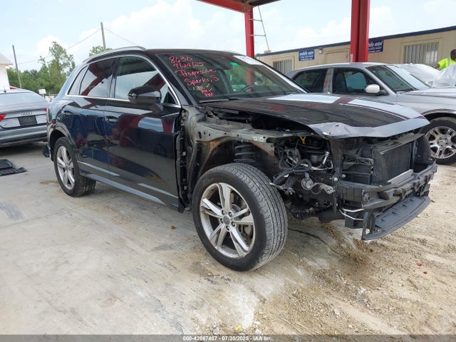 2020 AUDI Q3 WA1DECF35L1026818 Photo 0