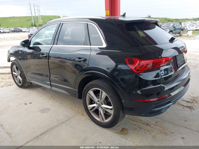 2020 AUDI Q3 WA1DECF35L1026818 Photo 2