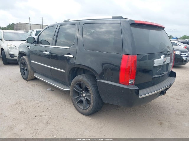2013 CADILLAC ESCALADE 1GYS3BEF2DR127353 Photo 2