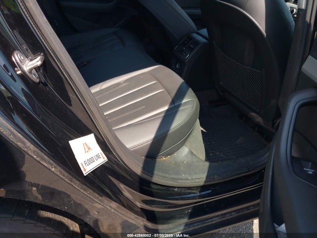 2017 AUDI A4 WAUDNAF40HN051271 Photo 5