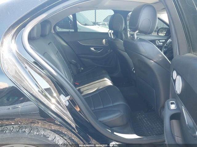 WDDWF4KB2HR259410 Mercedes-Benz C 300 4matic/luxury 4matic/sport 4matic
