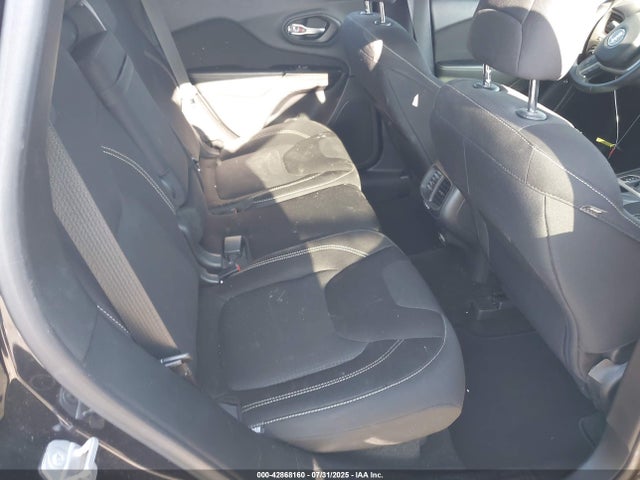 1C4PJLCS0FW721855 Jeep Cherokee