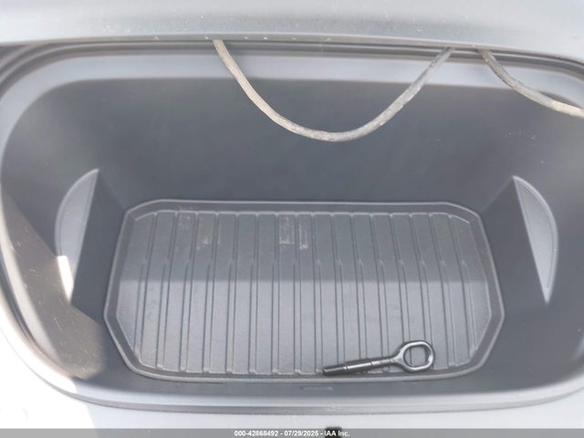 2025 TESLA MODEL Y 7SAYGDEEXSF291365 Photo 9