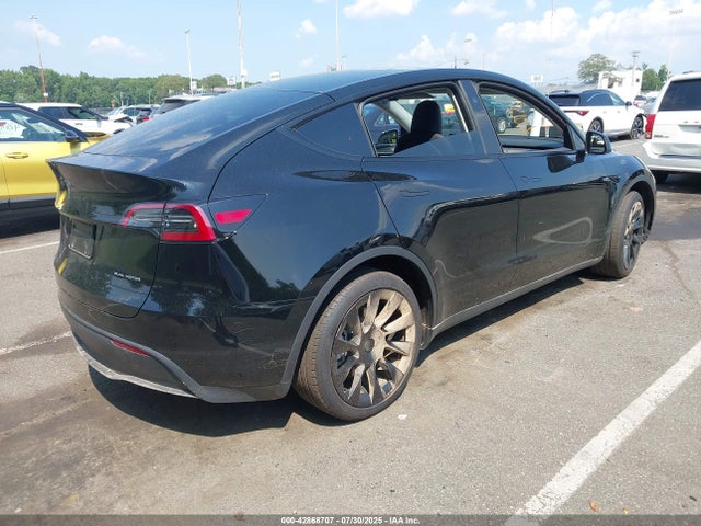 2023 TESLA MODEL Y 7SAYGDEE0PF856083 Photo 3