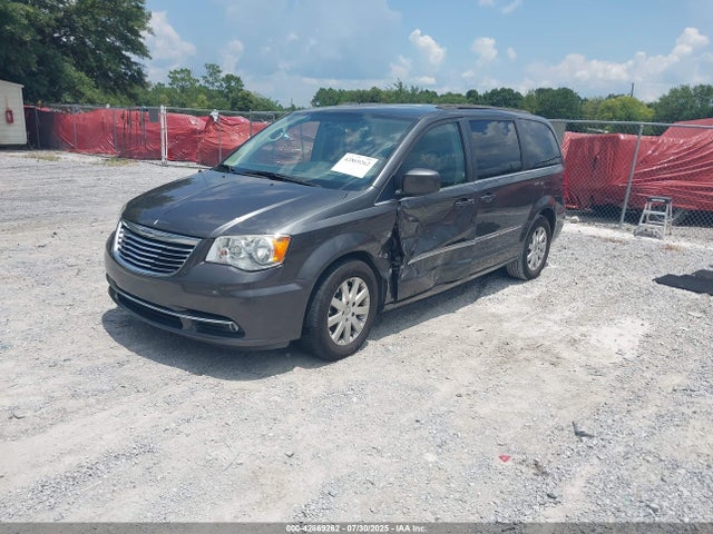 2C4RC1BG3GR205617 Chrysler Town and Country