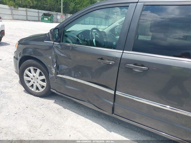 2C4RC1BG3GR205617 Chrysler Town and Country