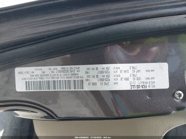 2C4RC1BG3GR205617 Chrysler Town and Country
